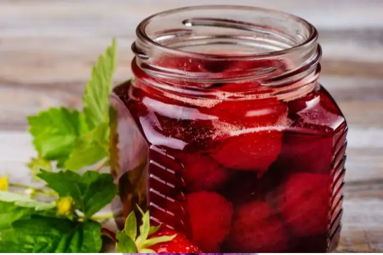 How to Store Strawberries in Glass Jars